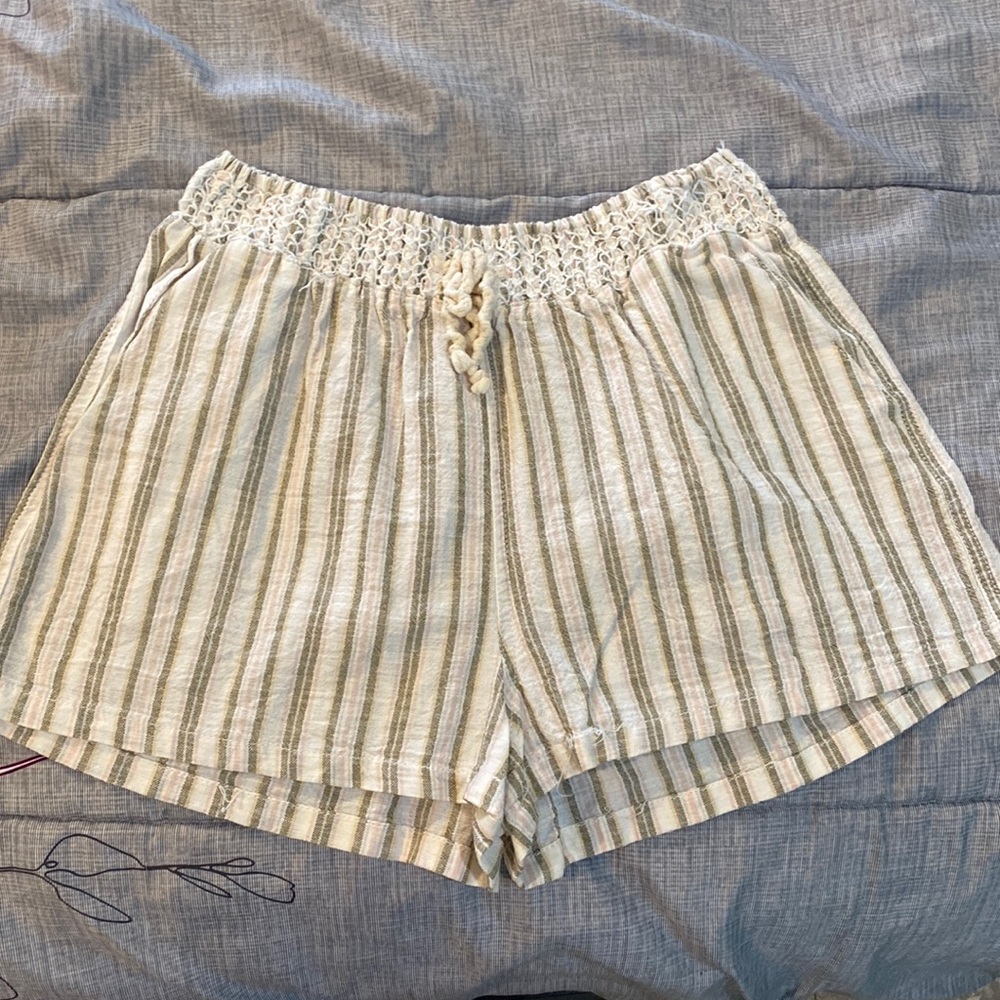 Forever 21 paper bag shorts. Size M